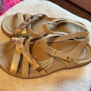 Lady’s sandal